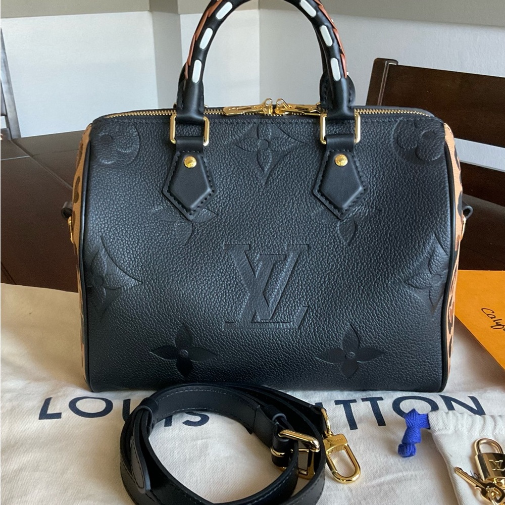 LOUIS VUITTON Wild At Heart Speedy Bandouliere 25 Empreinte Monogram
